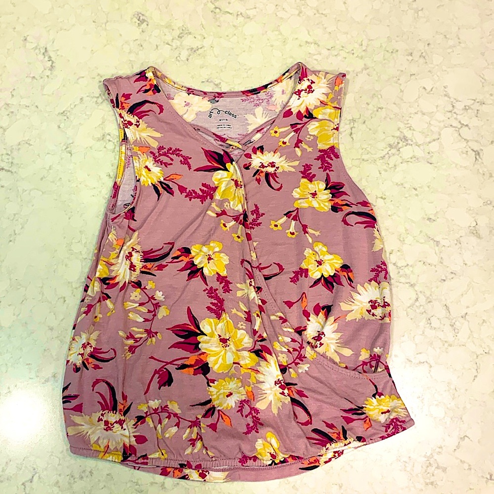 Kids Art Class top in size M